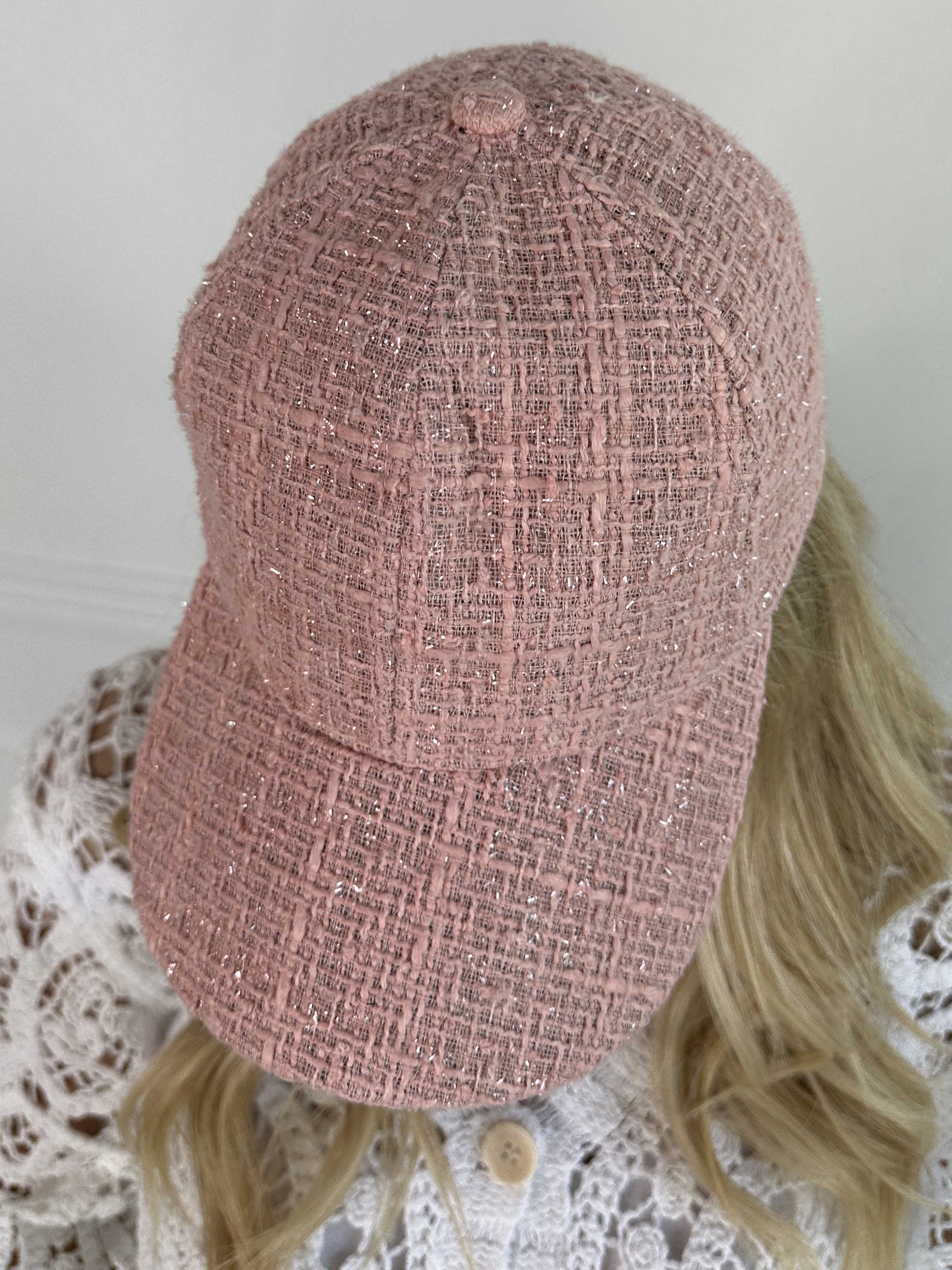 Ottilie - Keps med flätat tyg